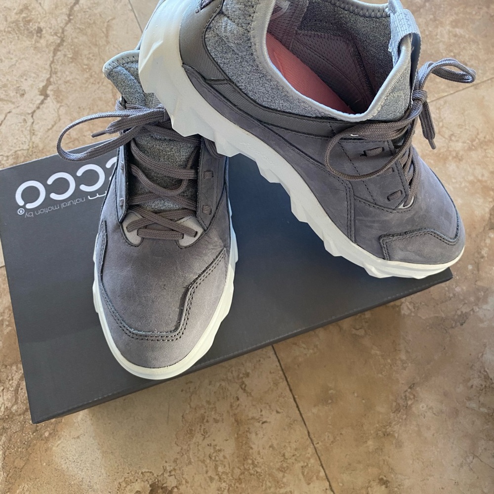 Brand new ECCO MX W